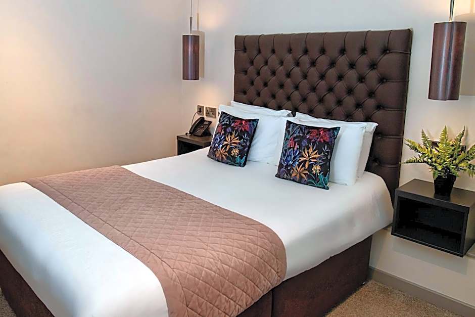 The Enniskillen Hotel and Motel