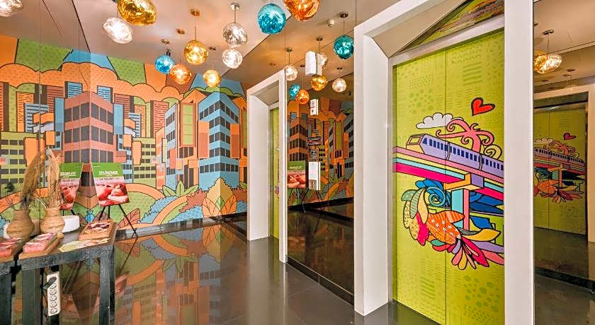 MaxOne Hotels Premier Melawai