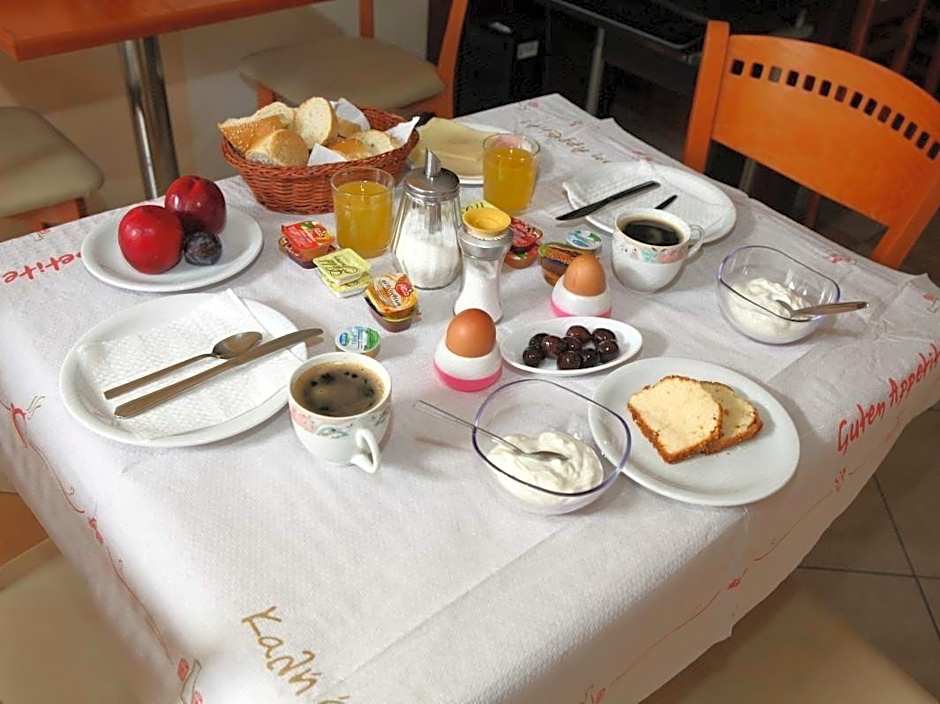 Toti Boutique Rooms