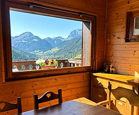 Central Hostel Chatel