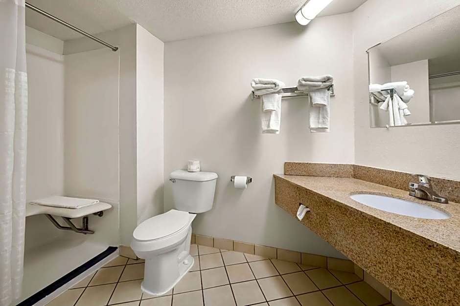 Quality Inn & Suites Black River Falls I-94