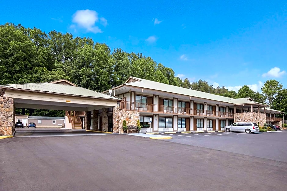 Quality Inn & Suites Mount Chalet