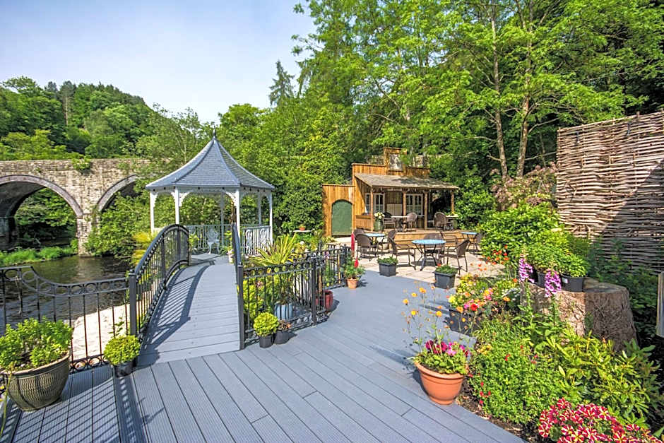 The Chainbridge Hotel