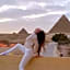 The Gate Hotel Front Pyramids & Sphinx View