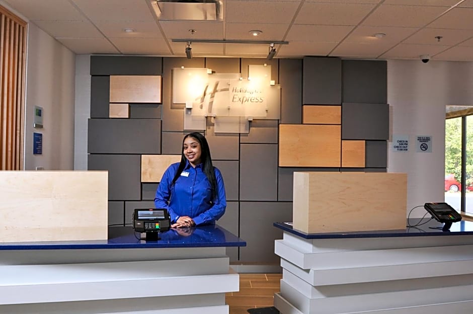 Holiday Inn Express Quantico - Stafford, an IHG Hotel