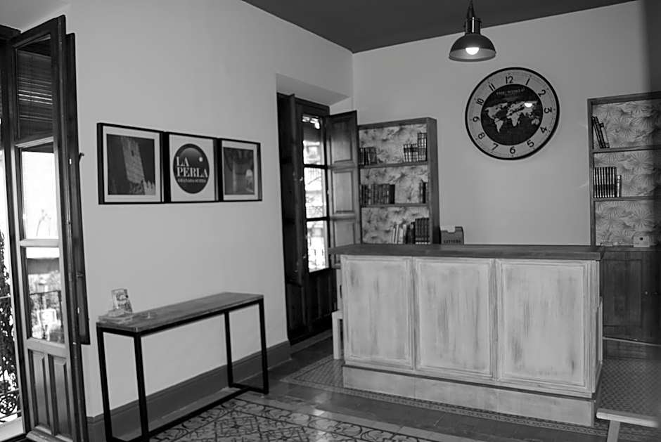 La Perla Granada Suites