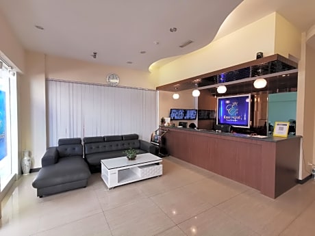 Ease Hotel
