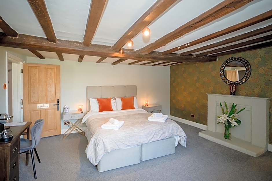 Photo 1 of 11 of Superior 1 King Bed