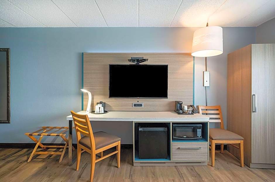 AmericInn by Wyndham Eau Claire