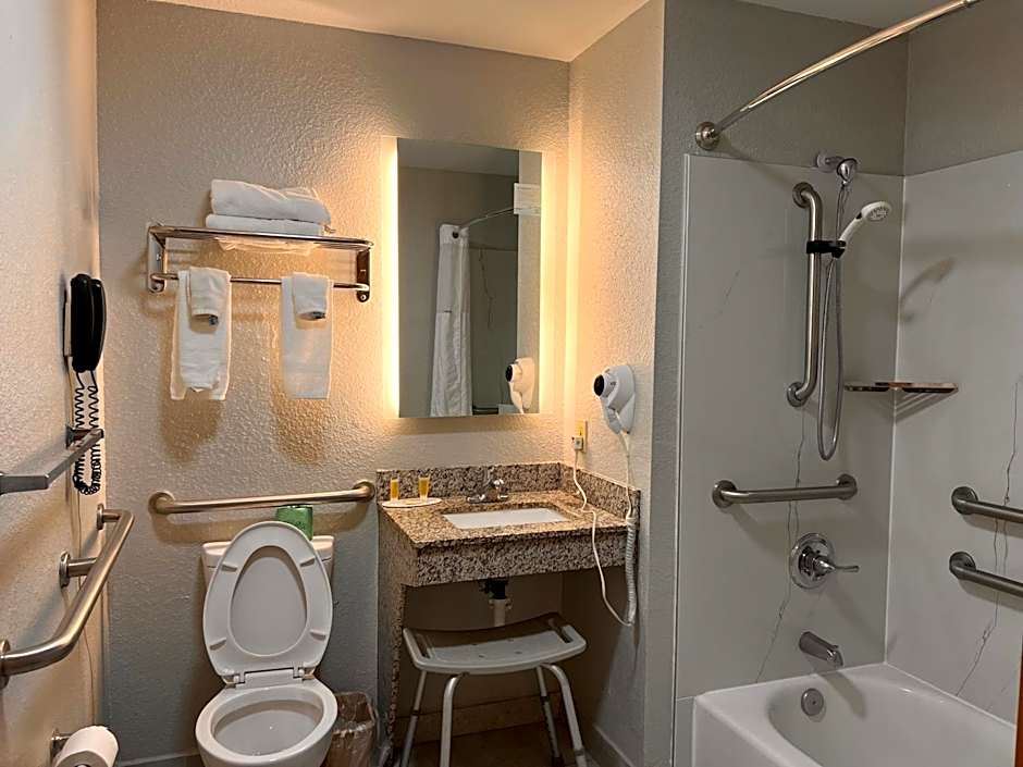 Super 8 by Wyndham Elizabethtown