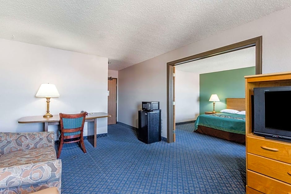 Super 8 by Wyndham Richmond Midlothian Turnpike