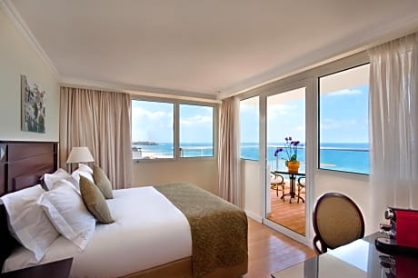 Room Deluxe With Balcony