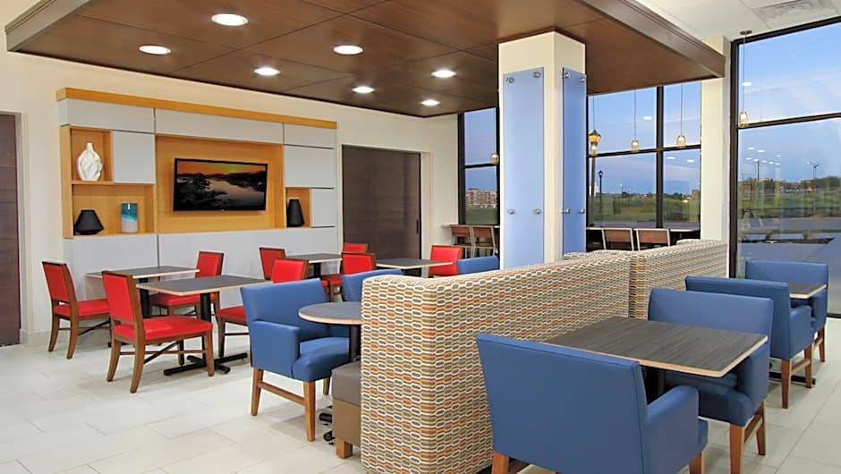 Holiday Inn Express And Suites Frisco NW By IHG