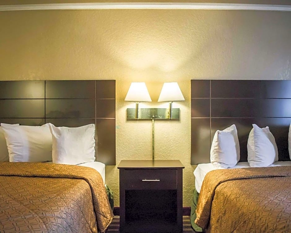 Rodeway Inn Near Ybor City - Casino