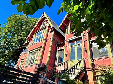 Villa Internationals