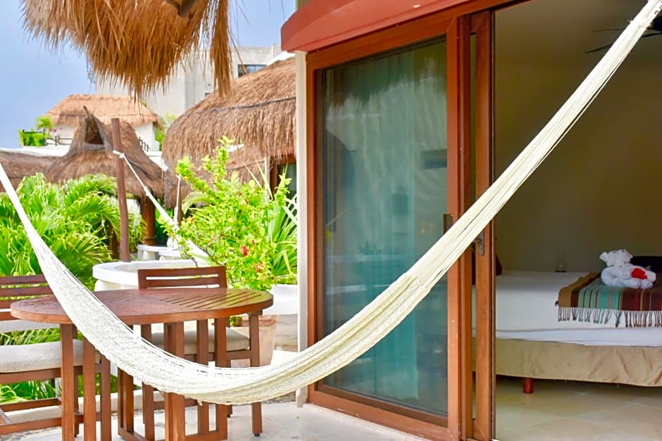 Playa Palms Beach Hotel