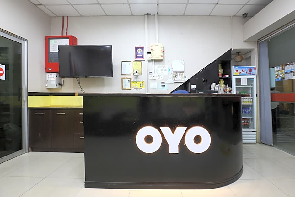 OYO 89588 Destiny Riverside Hotel