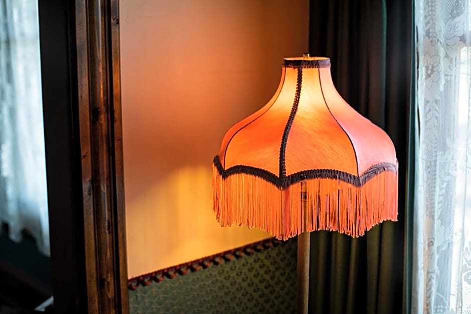 Red Garter Inn