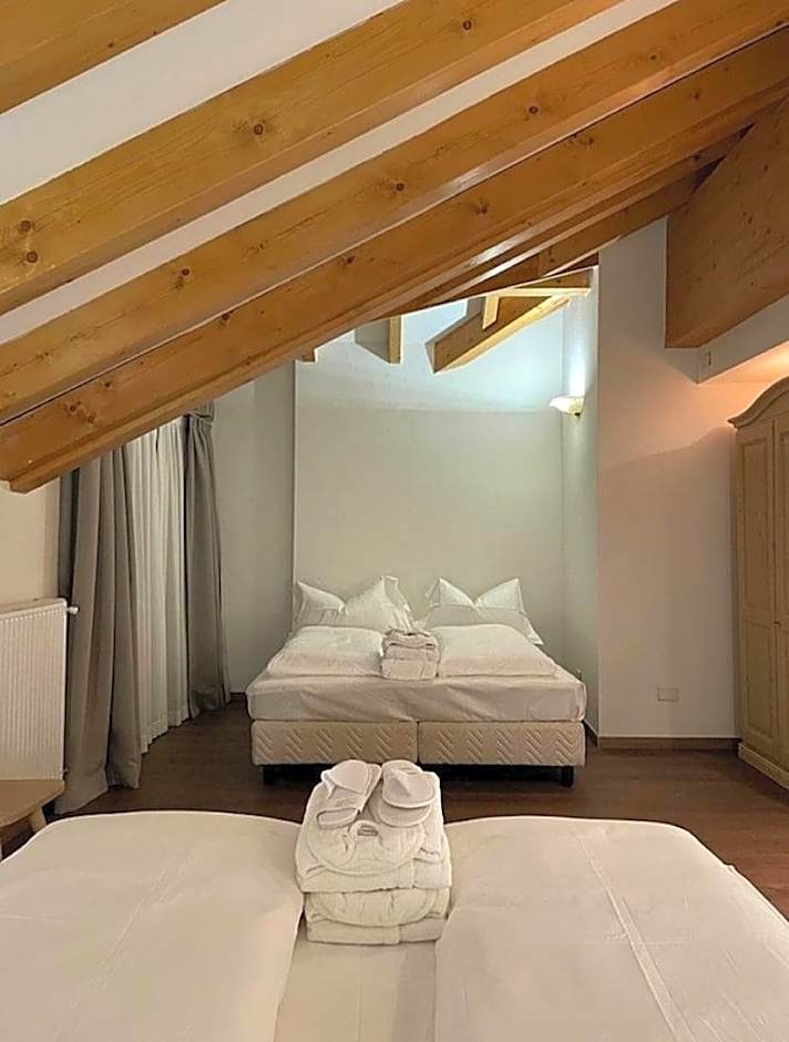 HOTEL VILLA AURORA