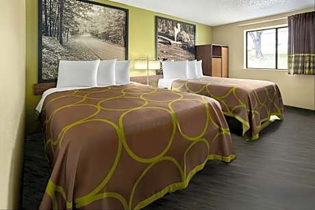 Queen Room with Two Queen Beds - Non Smoking