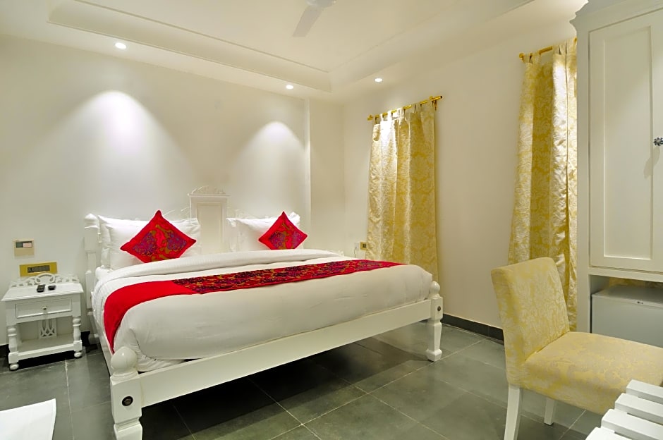Hotel Pinky Villa - 05 Mins from New Delhi Railway Station & Connaught Place
