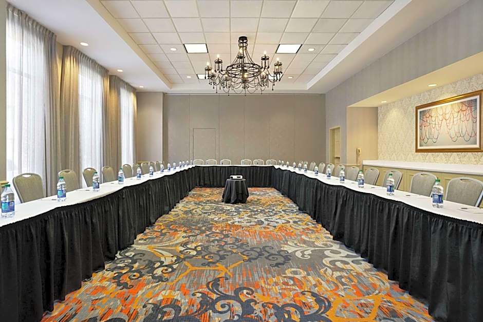 Hilton Garden Inn New Orleans Convention Center