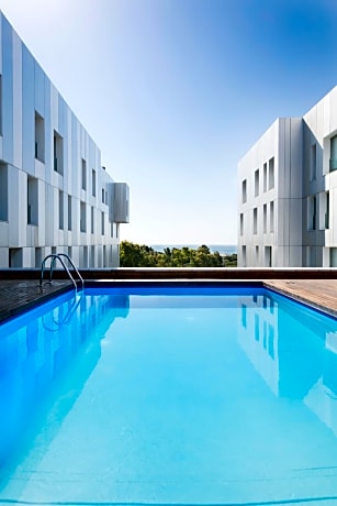 Lugaris Beach Apartments