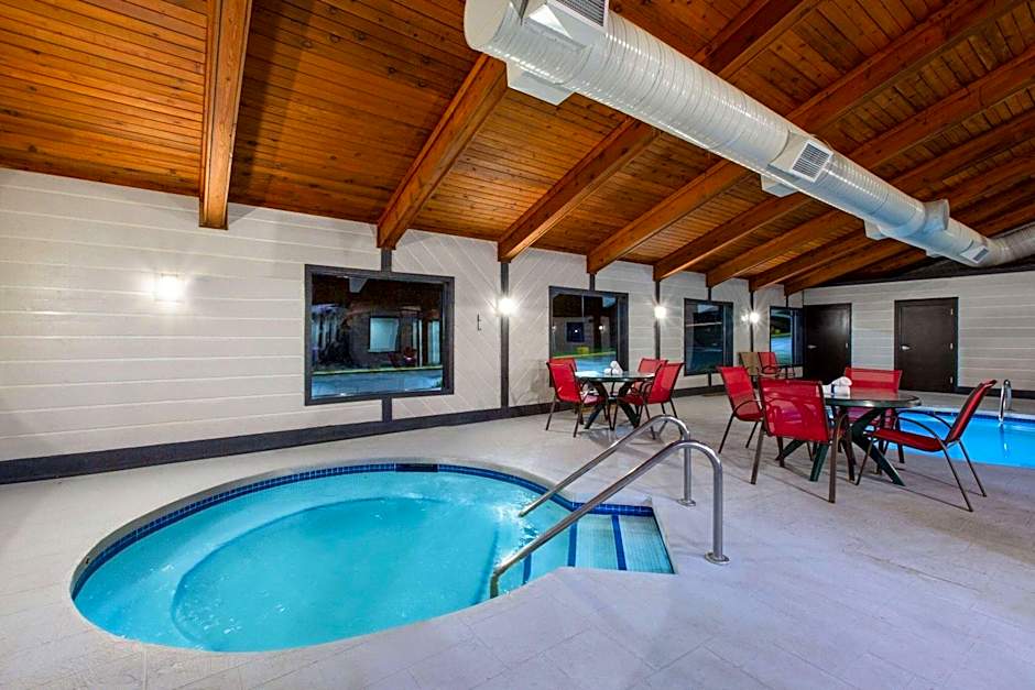 Days Inn & Suites by Wyndham Wisconsin Dells