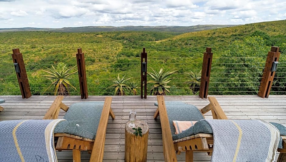 Rhino Ridge Safari Lodge