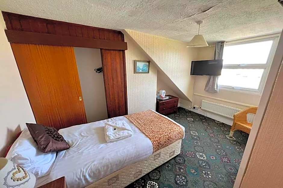 OYO Belvedere Guest House