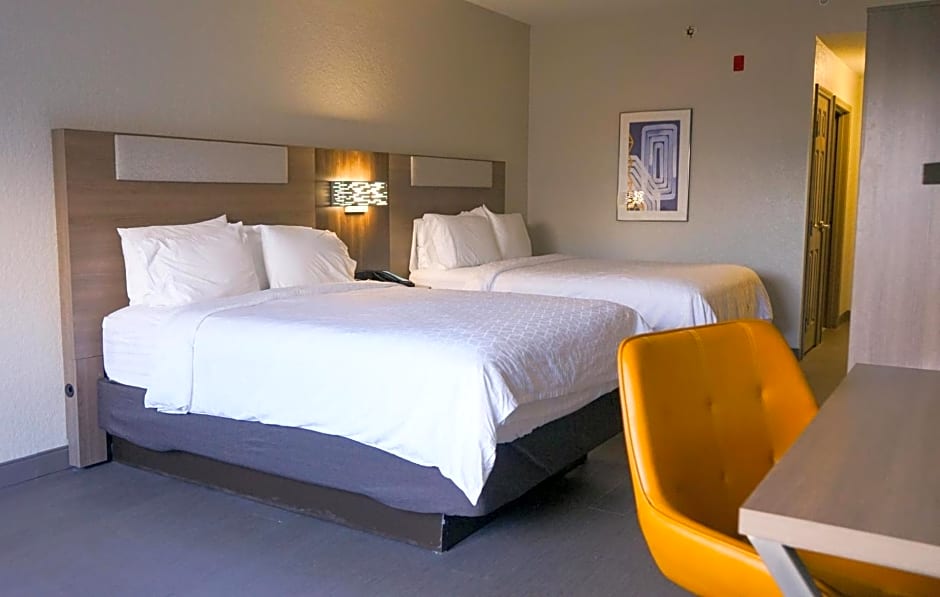 Holiday Inn Express & Suites Lakeland North - I-4 By IHG