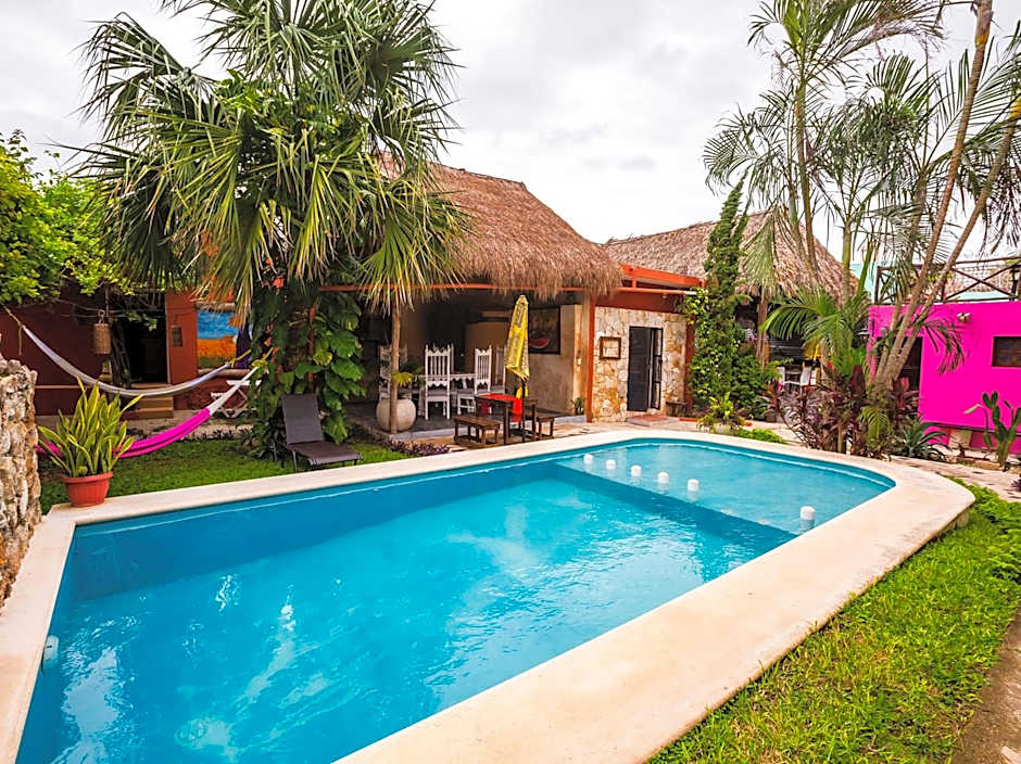 Casa Aluxes Hotel