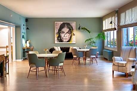 Tres Torres Atiram Hotels