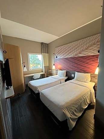 Standard Apartment with Twin Beds