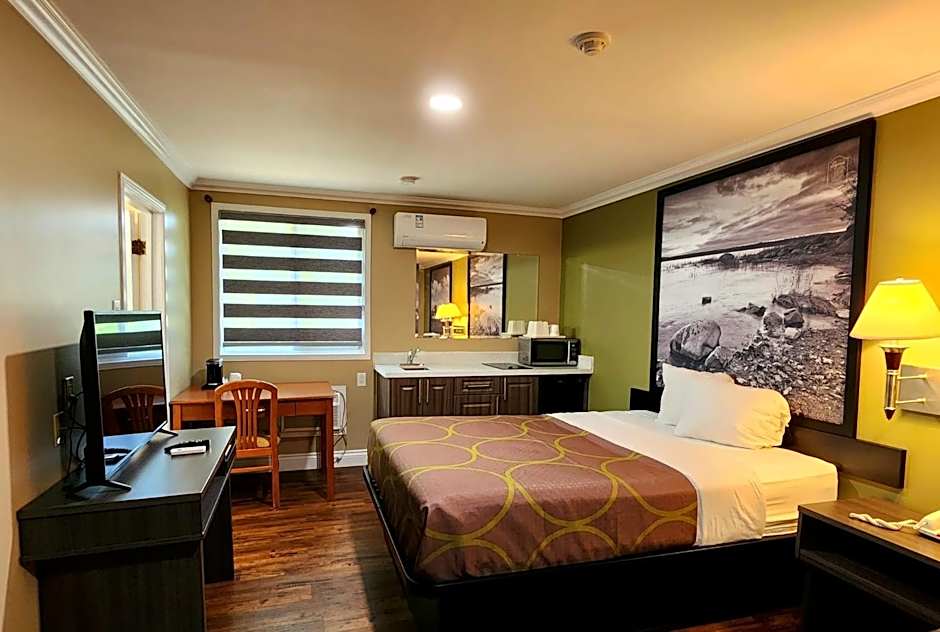 Super 8 by Wyndham Pembroke