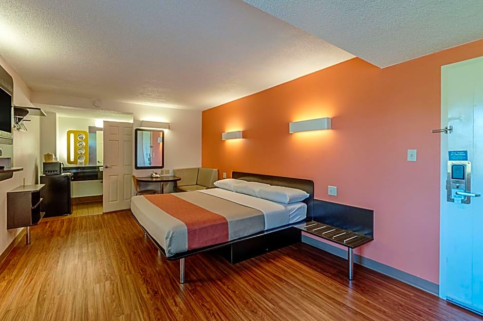 Motel 6-Martinsburg, WV