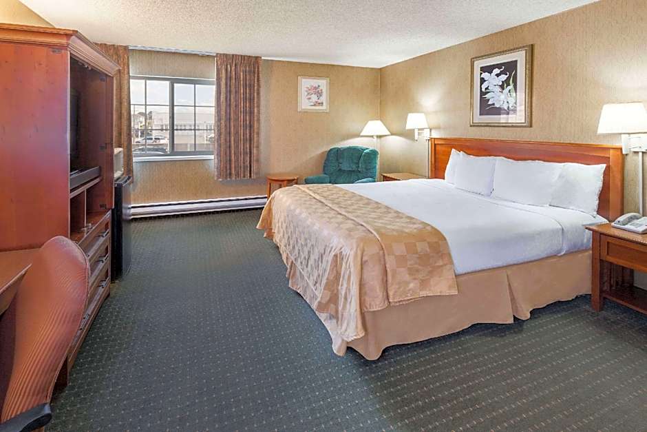 Days Inn by Wyndham Eureka CA