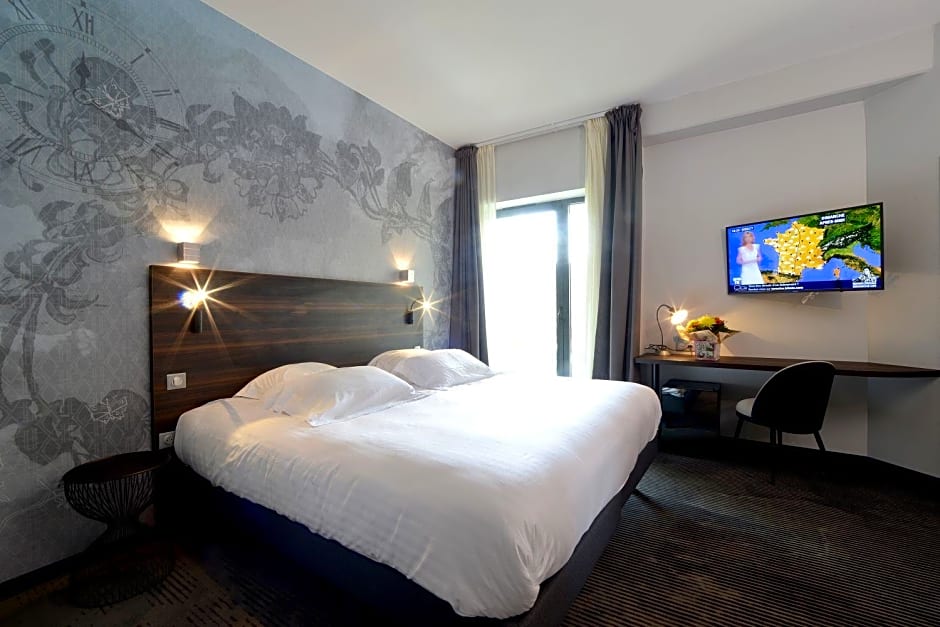 Photo 1 of 6 of Prestige Double Room