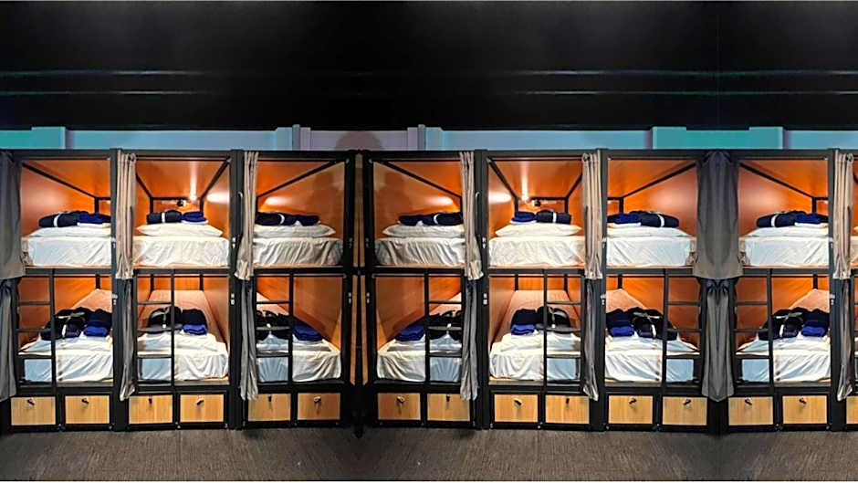 Capsuleaccom Hostel