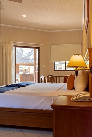 Junior Suite with Pool View