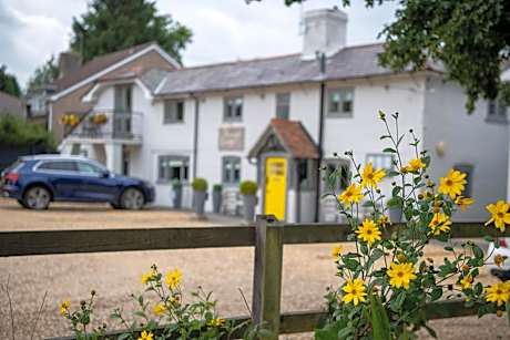 Cottage Lodge Hotel