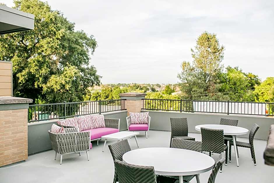 Hotel Siri Downtown - Paso Robles