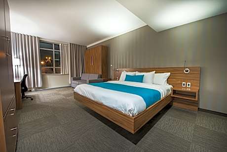 Queen Suite with murphy bed