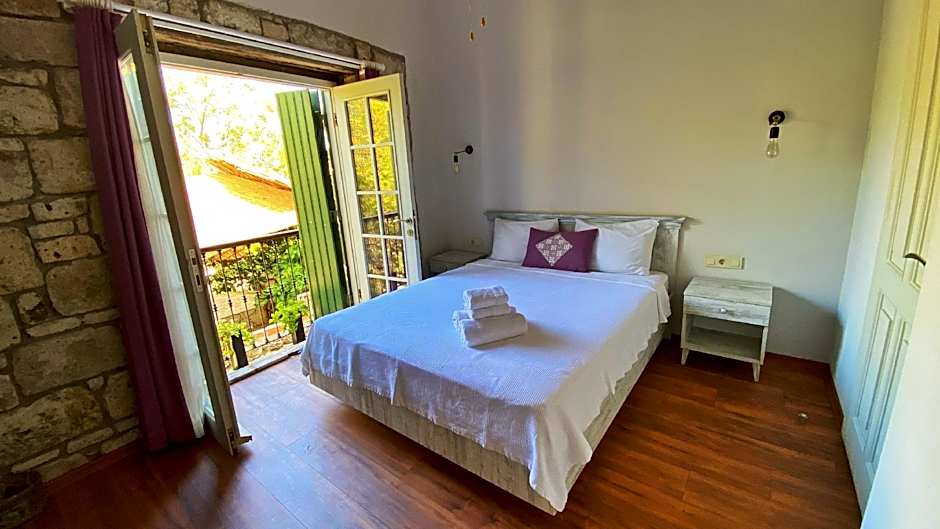 Oberj d'Azur Alacatı