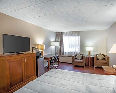 King Room - Accessible/Non-Smoking