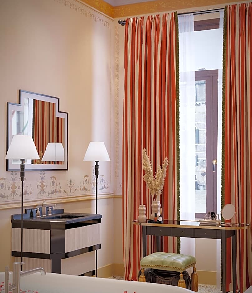 Eight Venezia