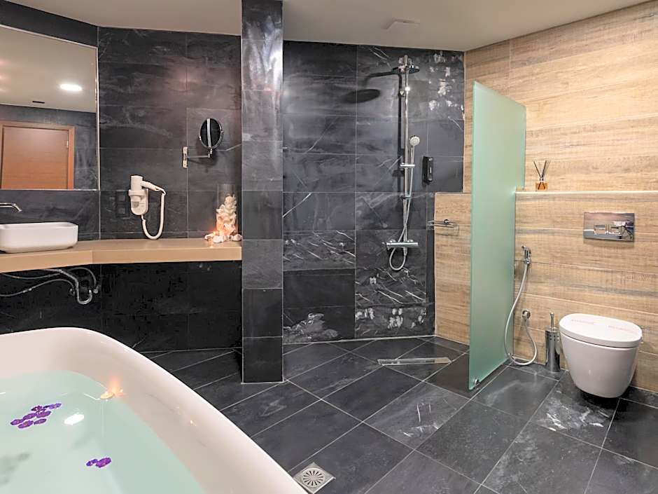 Eva Mare Hotel & Suites - Adults only