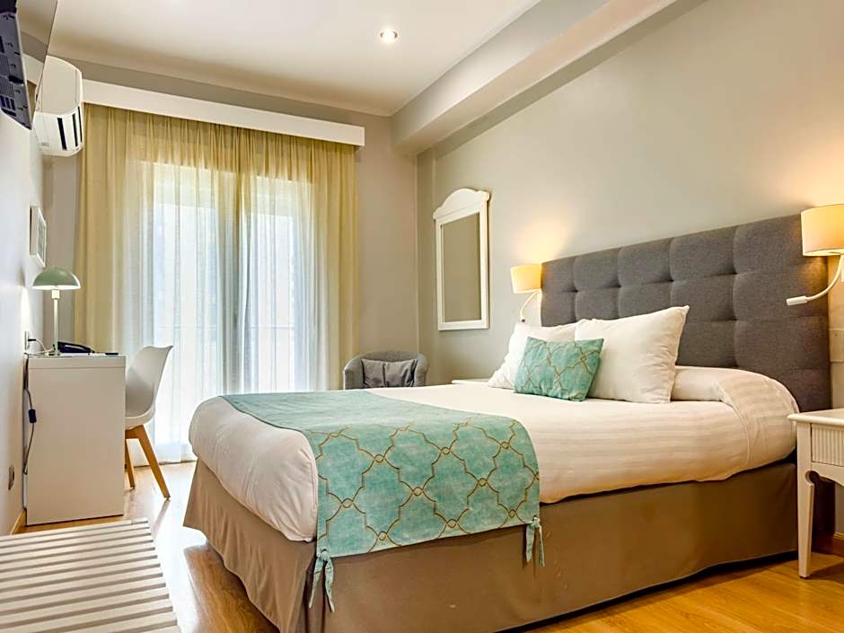 Photo 1 of 2 of Standard, City View