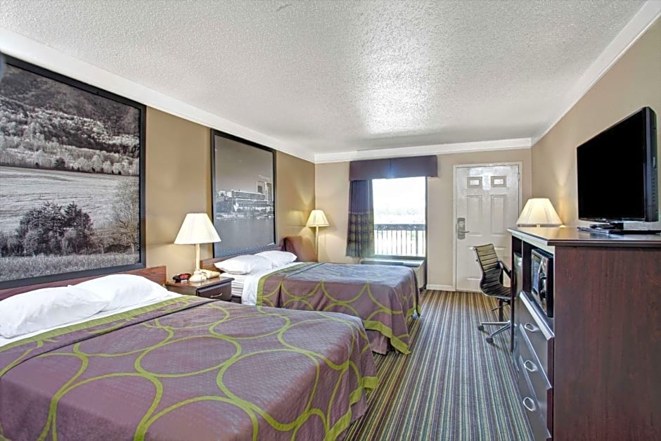 Super 8 by Wyndham Knoxville East