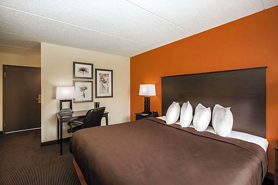 Photo 1 of 3 of 1 King Bed, Mobility Accessible
